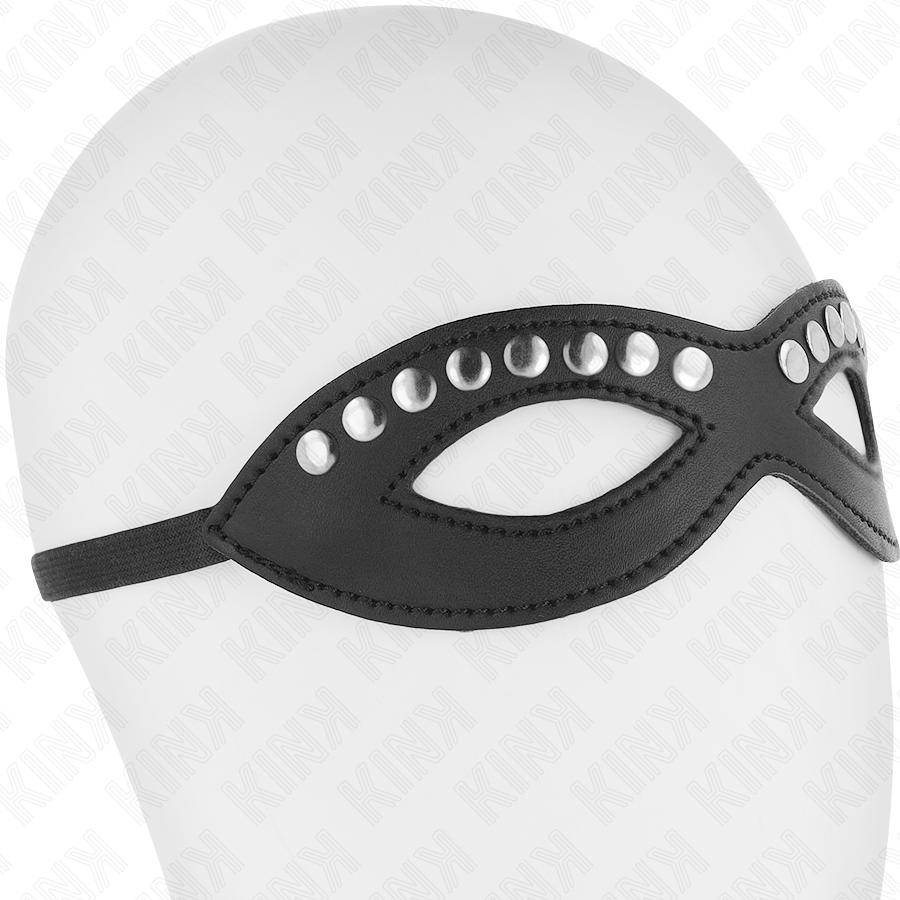 Masque BDSM en cuir noir a mini rivets vu de profil sur mannequin, accessoire de jeu de role pour couvrir le regard avec une touche elegante