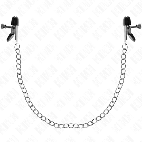 Pinces a tetons argentees a vis reliees par une chaine plate de 34 cm, vue d'ensemble sur fond clair montrant la traction par le poids du metal