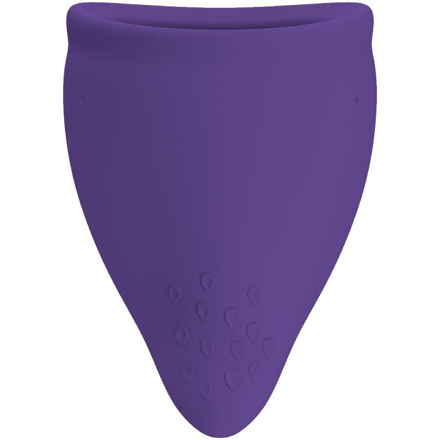 Coupe menstruelle Fun Factory violet fonce en silicone souple, vue de face de la forme triangulaire arrondie et de la base nervuree, reutilisable et lavable pour les regles