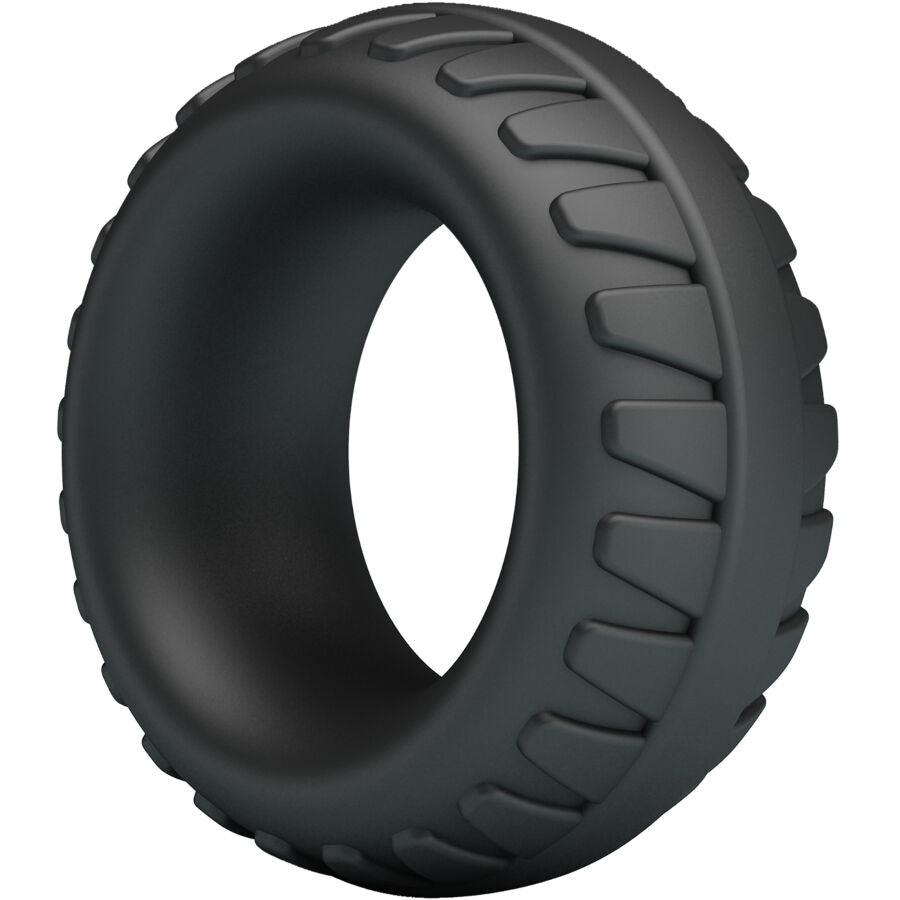 Anneau pneu Dilson Crazy Bull en silicone souple gris fume vu en trois quarts, motif crampons de pneu sculpte tout autour pour un look mecanique original.