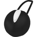 Gros plan sur la boule de Geisha Smartball noire en silicone, sphère lisse et languette de préhension blanche, conçue pour solliciter les muscles pelviens.