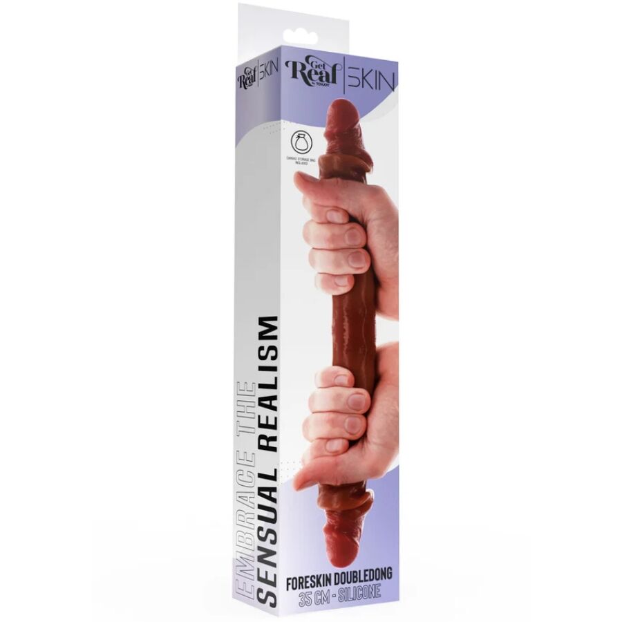 Boite Get Real Skin Foreskin Doubledong : packaging illustrant le double gode realiste a prepuce mobile tenu en main, deux glands marques et tige flexible chair fonce.