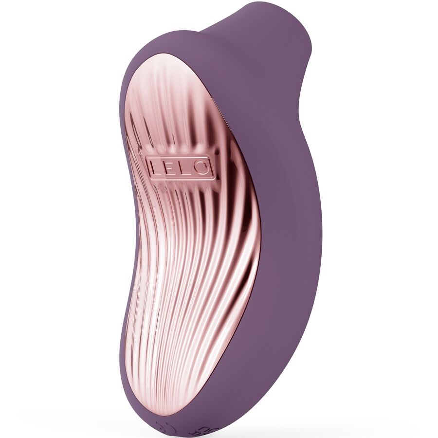Stimulateur clitoridien Sona 3 Cruise violet de trois quarts, interieur strie rose dore et embout sonique creux, masseur Lelo a ondes soniques sans contact.