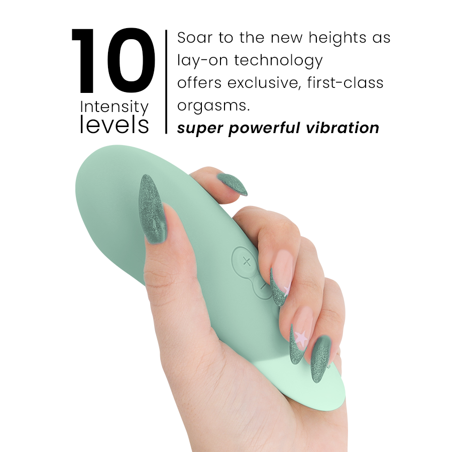 Main présentant le vibromasseur à poser UltraWave Vibe vert sauge près du repère 10 Intensity levels, soulignant les dix intensités de vibration puissante.