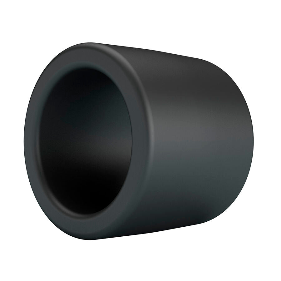 Gaine penienne en silicone noir vue de trois quarts montrant le canal interne creux, tube souple epais etanche facile a nettoyer pour le maintien.