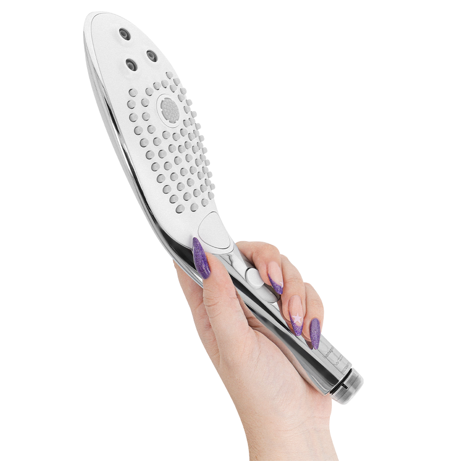 Pommeau de douche Womanizer Wave chromé tenu de face