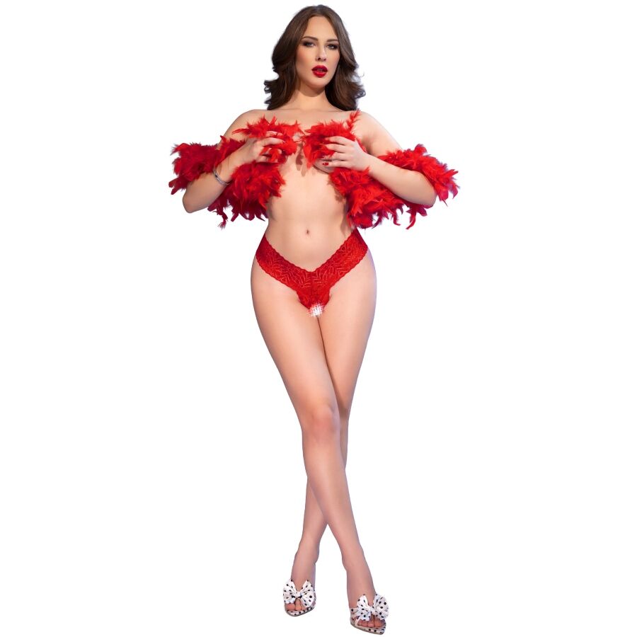 String en dentelle rouge à entrejambe ouverte, vu de face en pied avec boa de plumes rouge et sandales à talon (accessoires non inclus).