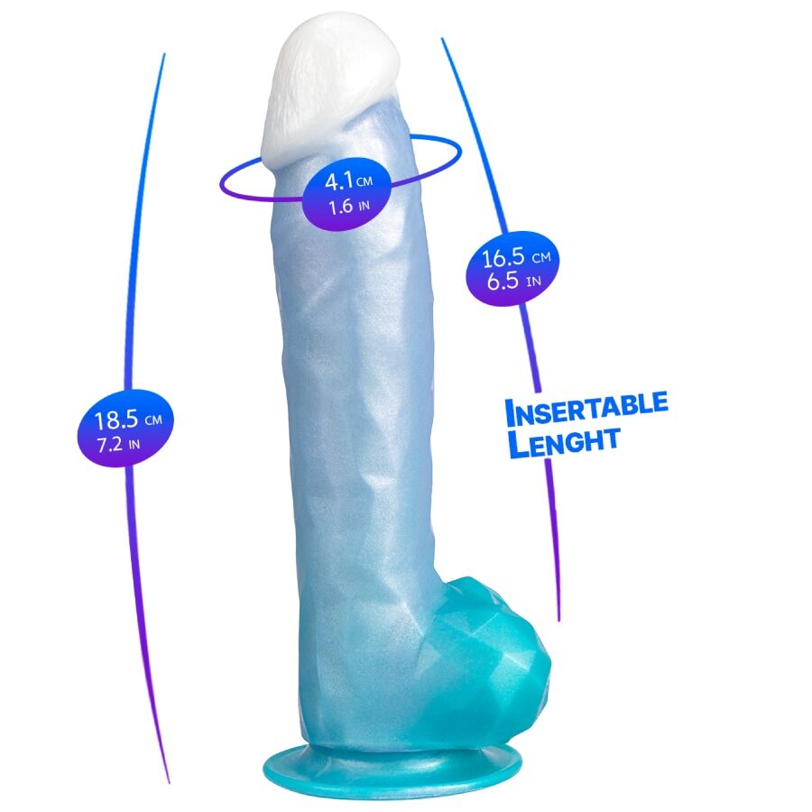Gode fantaisie Angel Silexd avec cotes : 18,5 cm longueur, 16,5 cm insérable, 4,1 cm Ø. Gland blanc nacré, fût bleu modelé, base et ventouse. Silicone liquide thermoréactif Silexpan.