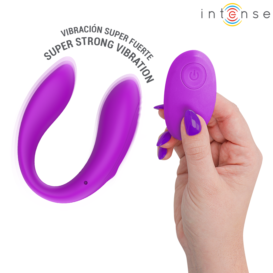 Nora stimulateur à pince vibrante violet — rendu flottant avec mention 'vibration super forte', main tenant la télécommande, ongles violets