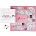 Jeu de société 'Mission 69' — boîte ouverte posée à côté du plateau complet déplié, case centrale illustrée