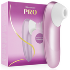 Boîte Womanizer 'Pro' violette à gauche et stimulateur clitoridien rose nacré à droite : embout d'aspiration blanc et corps galbé lisse, sans illustration anatomique.