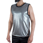 Débardeur gris pailleté Macho vu de face en angle, encolure et emmanchures bordées de noir, sans manches