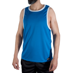Débardeur de sport bleu Macho CMV002, liseré blanc, vue de face sur mannequin