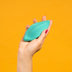 Stimulateur clitoridien ergonomique flexible Wave — finition matière