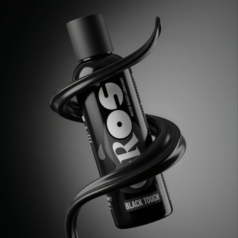 Flacon Black Touch entouré d'un ruban noir sinueux, mise en scène artistique sur fond dégradé sombre