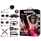 Les 8 pièces du kit BDSM Pretty Love présentées à plat et numérotées, à côté de l'emballage