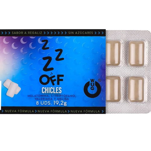 Emballage ouvert du chewing-gum WUG Off laissant apparaître la plaquette de 8 gommes beige