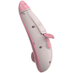 Womanizer Premium Eco rose avec le couvercle du compartiment de batterie ouvert.
