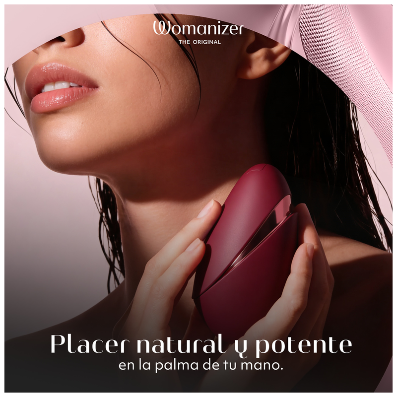 Femme tenant le Womanizer Next Liberty Bordeaux près de son cou, avec les indications d’utilisation illustrées.