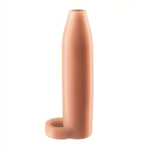 Gaine penienne teinte chair a embout ferme et anneau de maintien testiculaire, manchon souple au toucher peau pour ajouter de la longueur a deux.