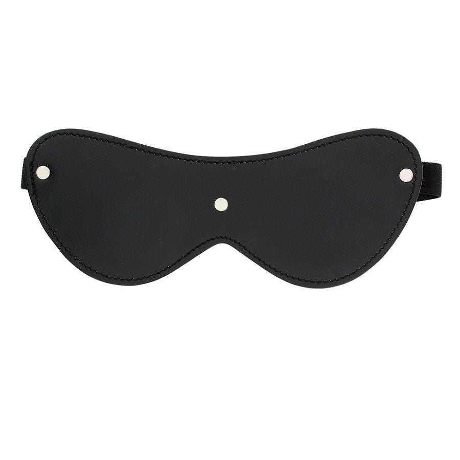Masque sensoriel BDSM en cuir synthetique noir avec rivets argentes, accessoire d'occultation du kit initiation couple, vu a plat de face