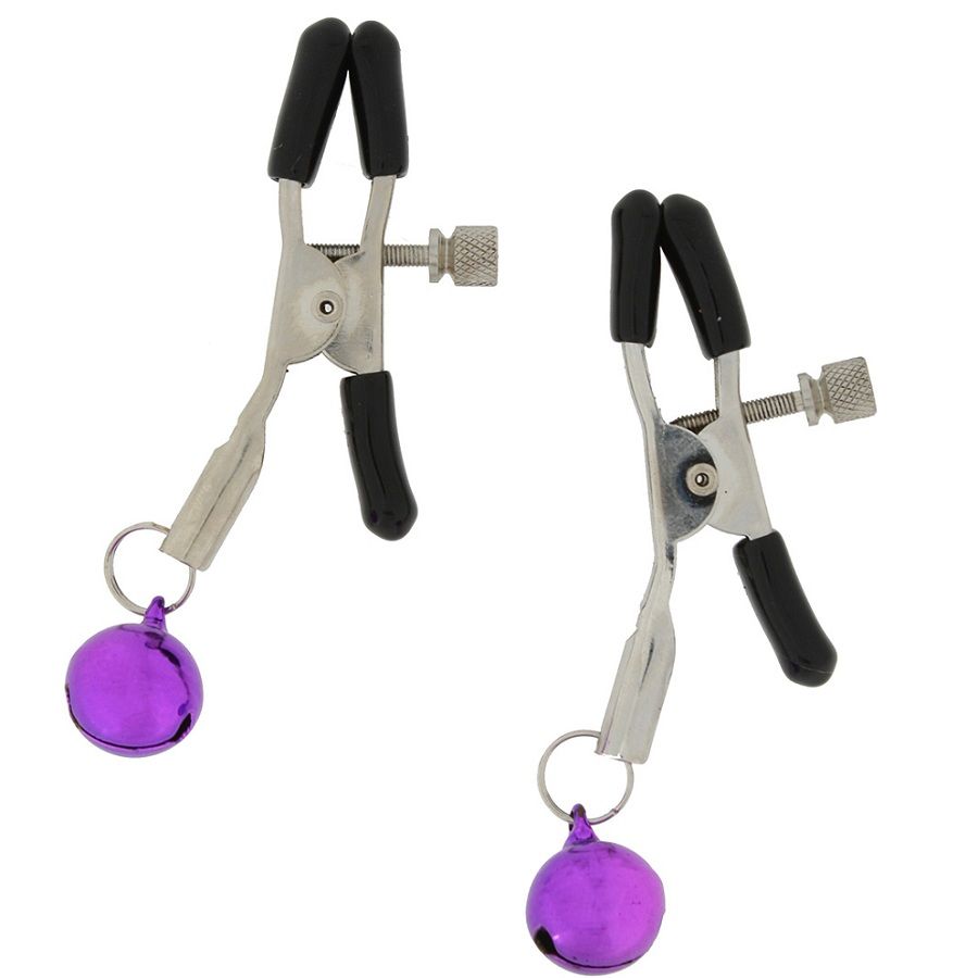 Paire de pinces a tetons reglables en metal chrome avec embouts gaines et grelots violets, accessoire BDSM du coffret initiation couple