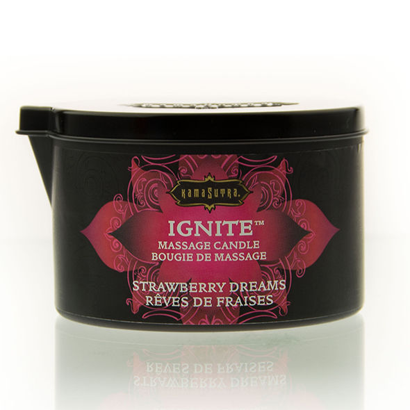 Boite ronde noire de la bougie de massage Kamasutra Ignite Strawberry Dreams, etiquette rouge vue de face, 170 g de cire fraise fondant en huile tiede a verser.