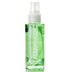 Nettoyant spray Fleshwash 100 ml pour sextoys, flacon transparent a liquide vert et pompe vaporisateur, formule antibacterienne sans alcool, fond blanc.