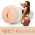Masturbateur Riley Reid, etui blanc a orifice vulve realiste chair, modele en lingerie noire en fond, et manchon interne multi-chambres en bas, fond blanc.