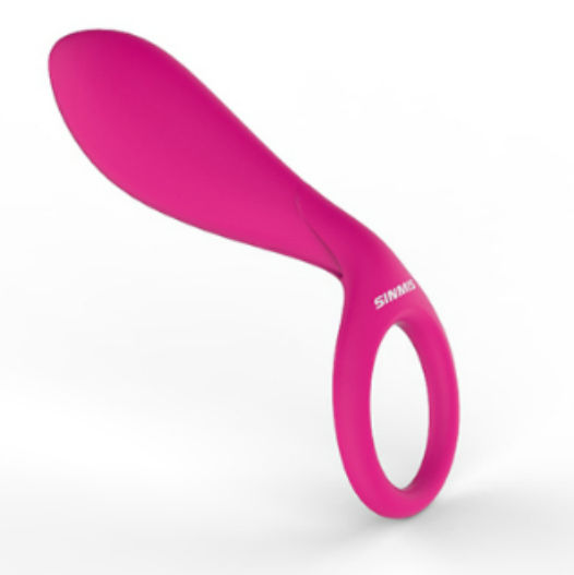 Anneau vibrant Nalone rose vu de trois-quarts en hauteur, anneau en silicone et bille clitoridienne incurvée. Plaisir du couple pendant les rapports, télécommandé, bodysafe.