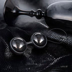 Boules de geisha avec poids interchangeables — détail texture surface