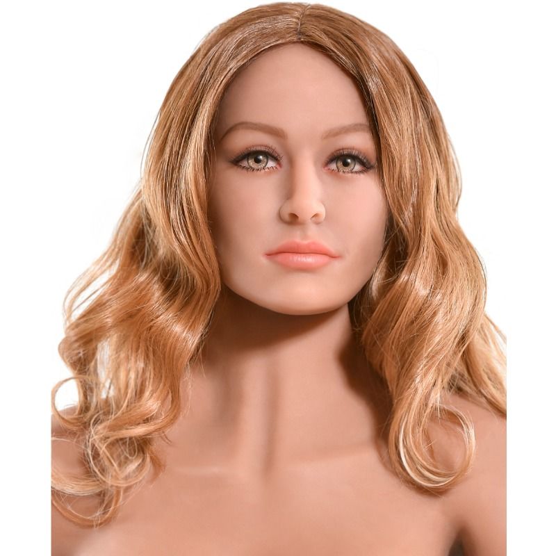 Poupée Bianca — gros plan sur le visage et les épaules, cheveux blond vénitien