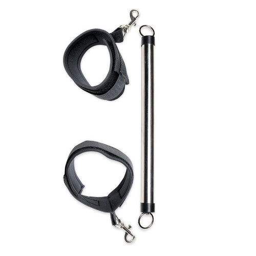 Barre d'ecartement metallique avec deux manchettes en neoprene reglables aux extremites, presentee seule sur fond blanc, mousquetons visibles.