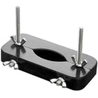 Presse-testicules reglable en bois laque noir et metal a deux longues vis et ecrous a oreilles, accessoire de domination fait main vu de profil sur fond blanc.