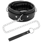 Collier de posture cuir noir rembourre Darkness avec laisse chaine argentee et poignee cuir, vu de face sur fond blanc pour scenes de domination