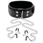 Collier de bondage cuir PVC noir Darkness avec deux pinces a tetons metal reliees par une chaine argentee, vu de face sur fond blanc pour stimulation