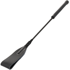 Fouet noir PVC Darkness de 45 cm a pointe flexible, large claqueur plat et manche tresse, cravache de domination BDSM souple ideale pour debuter la discipline.
