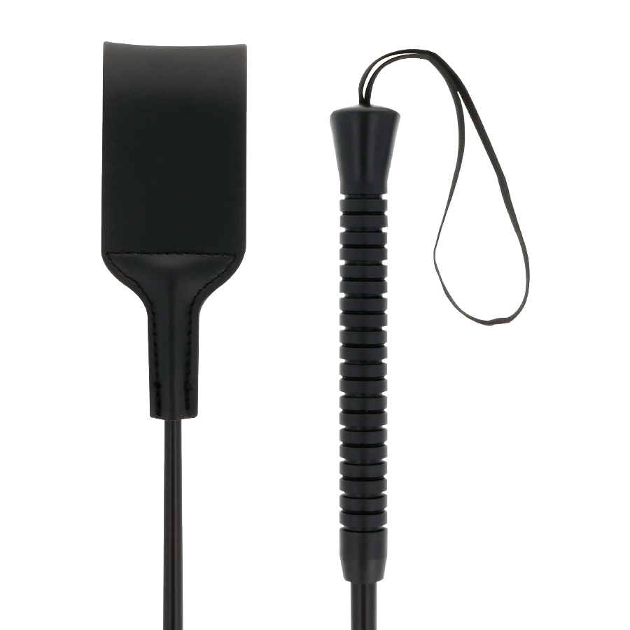 Fouet BDSM pointe PVC noir Darkness — détail produit