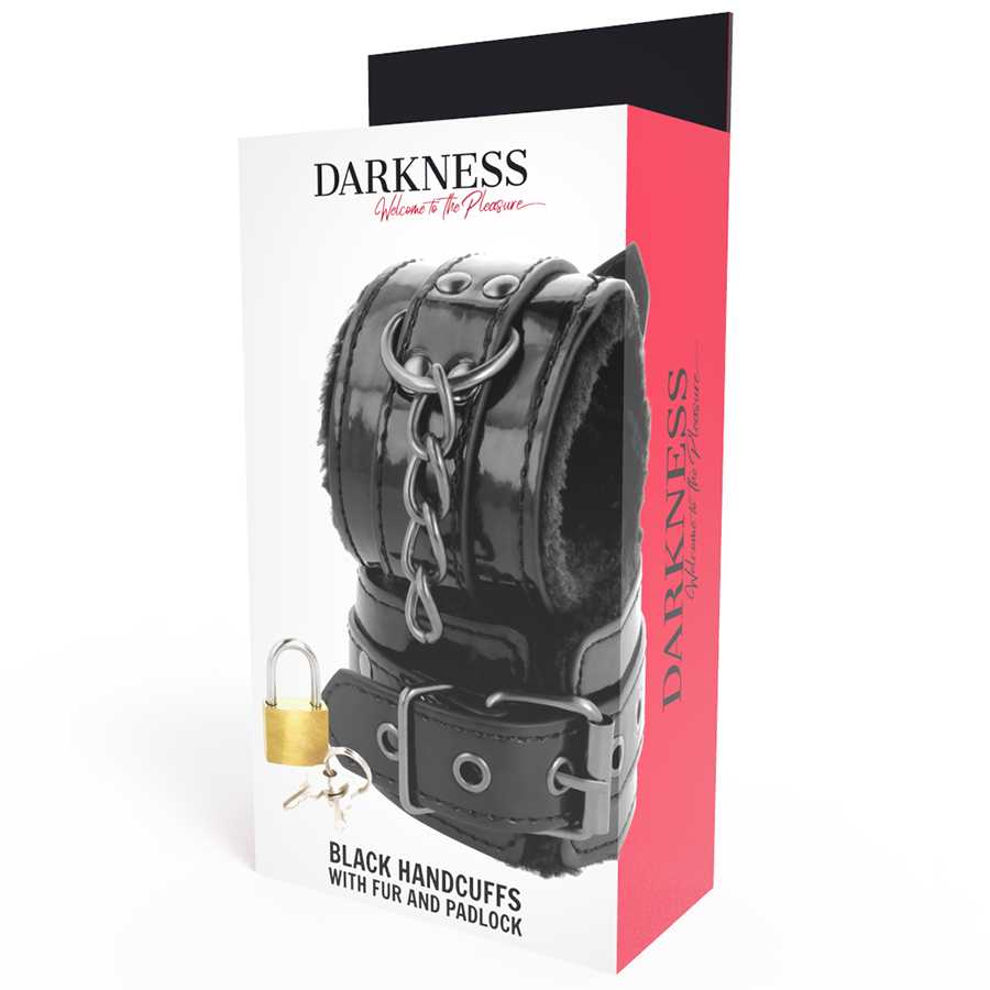 Boite Darkness Black Handcuffs with Fur and Padlock montrant les menottes vernies a fourrure et cadenas, emballage blanc et rouge de l accessoire de bondage.