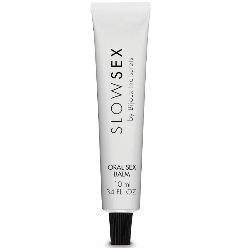 Tube blanc Oral Sex Balm Slow Sex Bijoux Indiscrets a bouchon noir, photographie isolee sur fond blanc, baume pour le sexe oral 10 ml