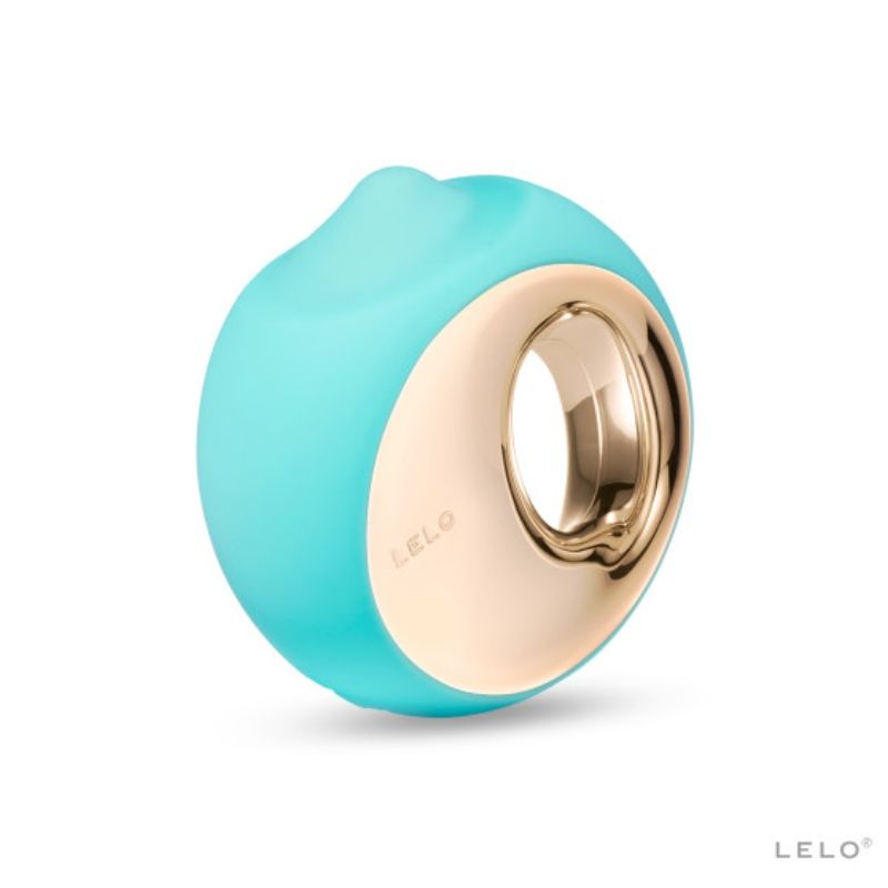 Simulateur oral Lelo Ora 3 turquoise vu de trois quarts, disque rotatif dore en silicone qui caresse le clitoris, format galet compact rechargeable pour stimulation externe.