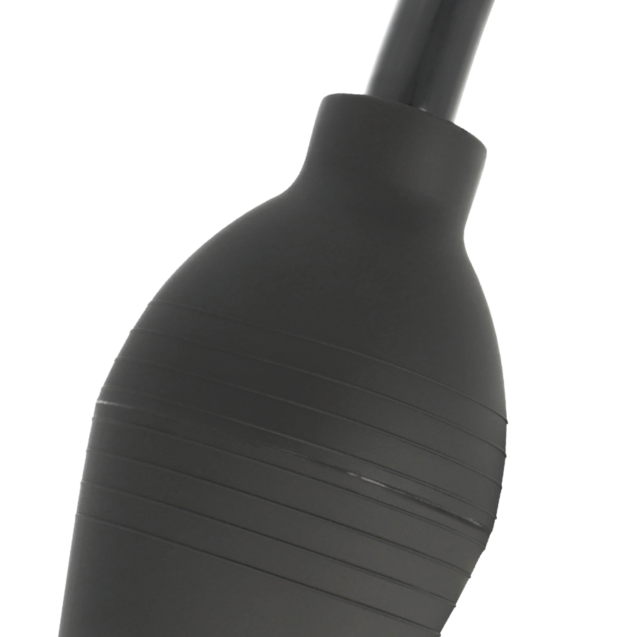 Gros plan de la poire souple de la douche intime Addicted Toys