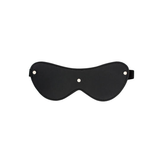 Masque bandeau en cuir noir avec rivets, vu de face sur fond blanc