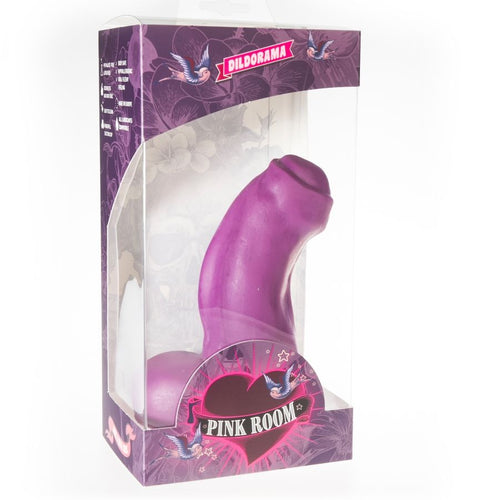 Boite Pink Room du gode realiste compact Nestor violet de 16,5 cm, fenetre montrant le modele veine trapu a ventouse, packaging Dildorama violet de trois quarts.