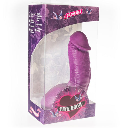 Boite Pink Room du gode realiste Elian violet, fenetre montrant le moulage veine genereux a ventouse, packaging Dildorama violet presente de trois quarts.