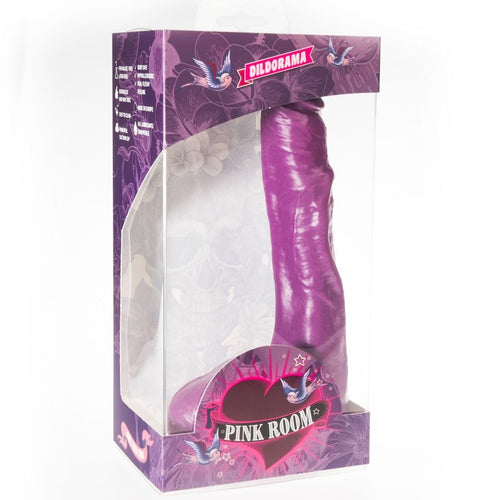 Boite Pink Room du gode realiste long Nilo violet de 23 cm, fenetre montrant le modele veine elance a ventouse, packaging Dildorama violet presente de face.