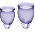 Paire de coupes menstruelles violettes en silicone, tailles 15 et 20 ml côte à côte. Kit de protection intime translucide avec languettes de retrait confortables.