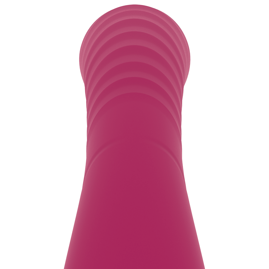 Detail des anneaux ondules de la tige du rabbit Anusara fuchsia, texture striee en silicone medical, gros plan du sextoy double stimulation Rithual
