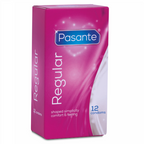 Boite rose Pasante Regular de 12 preservatifs vue de profil, shaped simplicity comfort & feeling, modele classique forme effilee latex naturel confort