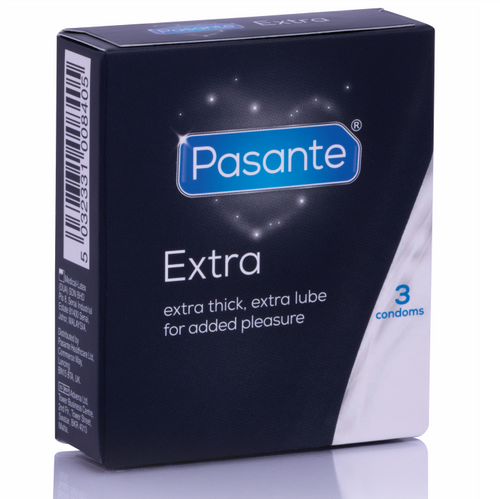 Etui noir Pasante Extra de 3 preservatifs vu de face, extra thick extra lube, modele renforce extra epais avec lubrifiant ajoute pour plus de robustesse